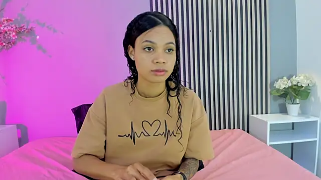 GysellHanson online show from February 25, 11:53 am