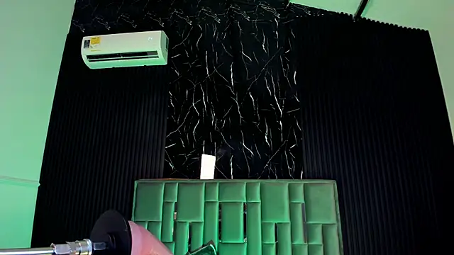 Snapshot of LolaAngellx chatting on September 23, 8:34 pm LolaAngellx online show from September 23, 8:34 pm