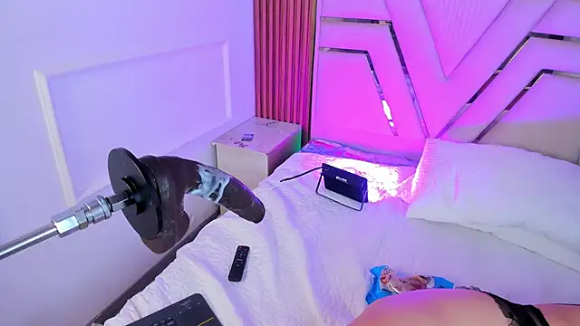 Snapshot of LolaAngellx chatting on October 1, 12:49 am LolaAngellx online show from October 1, 12:49 am