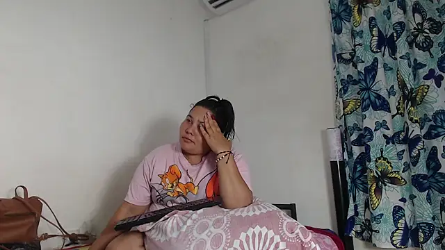 kariragapeass18 online show from January 6, 2:26 am