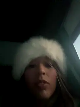 Snapshot of BlueStoneX chatting on September 26, 10:47 pm BlueStoneX online show from September 26, 10:47 pm