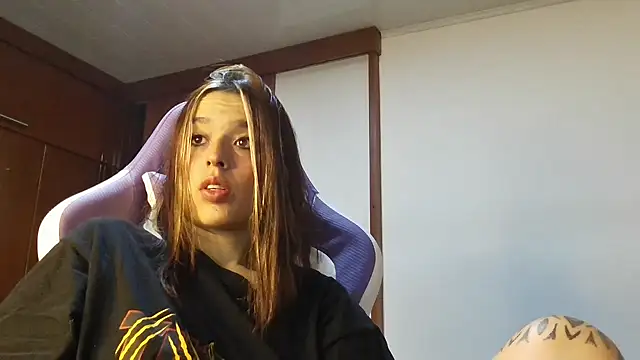 Snapshot of BlueStoneX chatting on October 5, 6:56 am BlueStoneX online show from October 5, 6:56 am