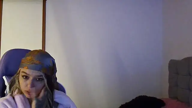 Snapshot of BlueStoneX chatting on October 8, 6:44 am BlueStoneX online show from October 8, 6:44 am