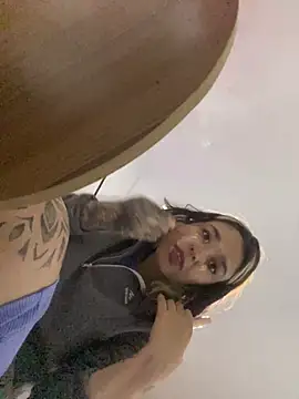 Snapshot of BlueStoneX chatting on October 31, 6:47 am BlueStoneX online show from October 31, 6:47 am