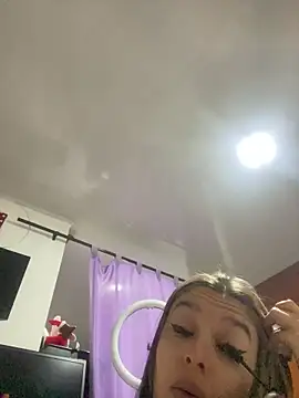 Snapshot of BlueStoneX chatting on November 2, 6:49 am BlueStoneX online show from November 2, 6:49 am