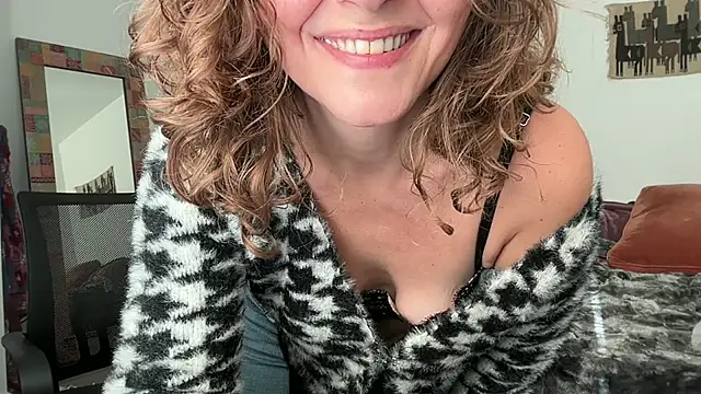 leahsparkles online show from October 17, 2:41 pm