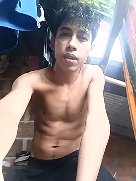 Snapshot of Andres123cv chatting on May 4, 10:50 pm Andres123cv online show from May 4, 10:50 pm