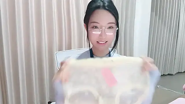 Snapshot of Lucky-kaka999 chatting on March 11, 7:25 am Lucky-kaka999 online show from March 11, 7:25 am