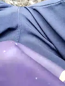 Snapshot of Guru2 chatting on January 6, 8:35 am Guru2 online show from January 6, 8:35 am