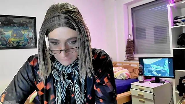 Snapshot of DYasmin69 chatting on February 22, 4:51 pm DYasmin69 online show from February 22, 4:51 pm