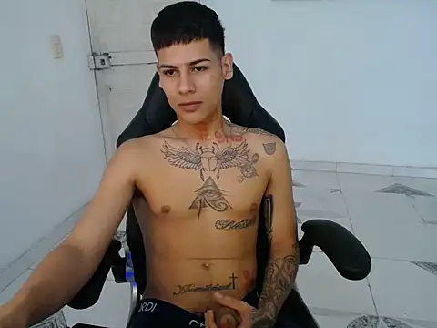 Clyde019 online show from December 27, 1:18 pm