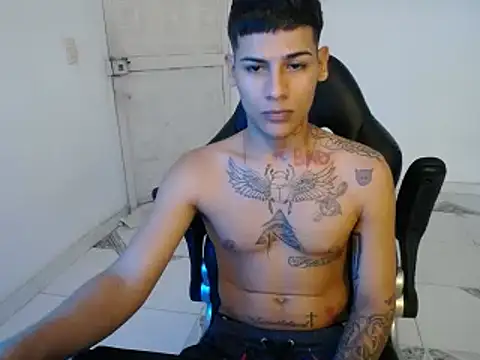 Clyde019 online show from December 28, 2:21 pm