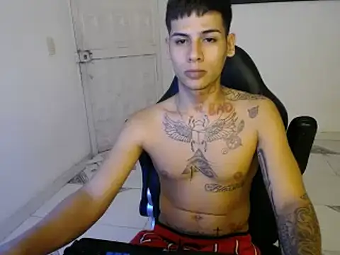 Clyde019 online show from January 1, 5:33 am