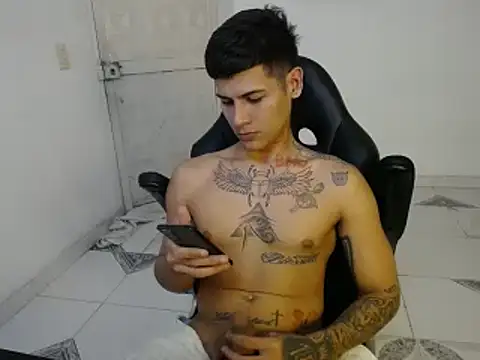 Clyde019 online show from January 3, 12:54 am