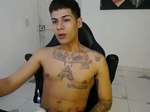 Clyde019 online show from January 5, 4:47 am