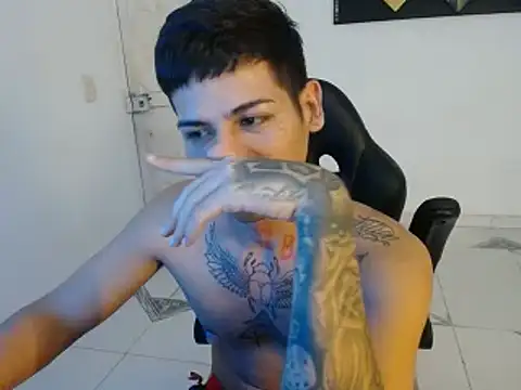 Clyde019 online show from January 17, 5:19 pm