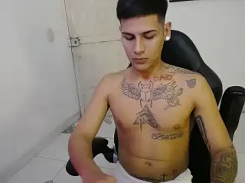 Clyde019 online show from January 19, 9:45 pm