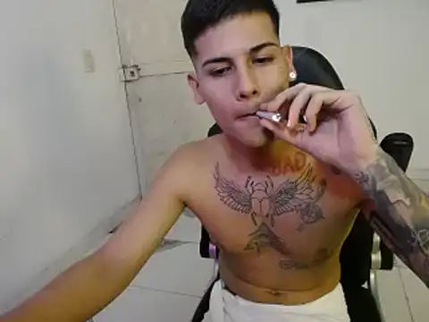 Clyde019 online show from January 20, 12:57 am