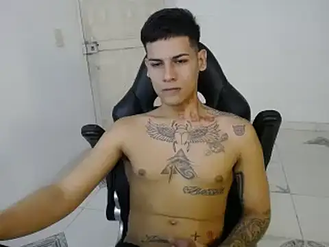 Clyde019 online show from January 21, 4:05 pm