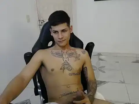 Clyde019 online show from January 28, 9:40 pm