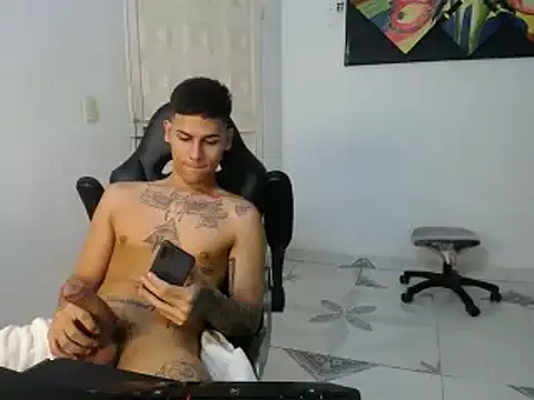 Clyde019 online show from February 7, 1:15 am