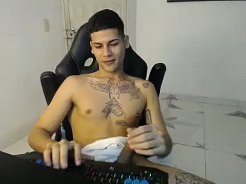 Clyde019 online show from February 14, 2:07 am