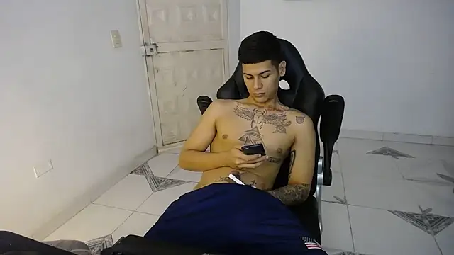 Clyde019 online show from February 20, 8:03 pm