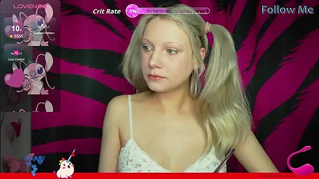 Snapshot of Vasya_Sylvia chatting on April 7, 5:13 pm Vasya Sylvia online show from April 7, 5:13 pm