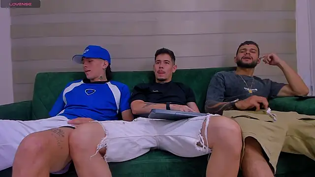 Snapshot of hell_twink chatting on September 24, 8:34 pm hell twink online show from September 24, 8:34 pm