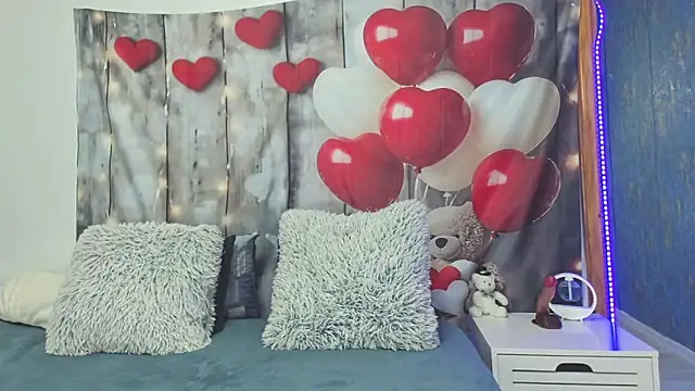 EmaLowe online show from September 26, 3:21 am