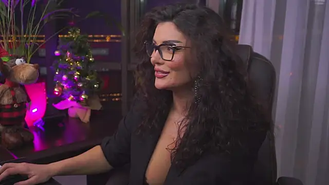 Snapshot of myakalifa chatting on December 14, 6:09 pm myakalifa online show from December 14, 6:09 pm