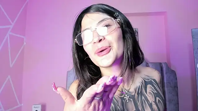 paris noa online show from September 18, 7:49 pm