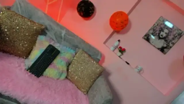 paris noa online show from October 26, 12:33 pm