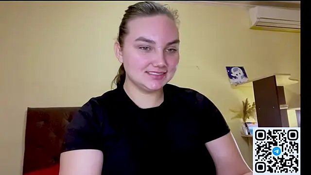 Snapshot of Dreamyblushfairy chatting on March 31, 2:06 pm Dreamyblushfairy online show from March 31, 2:06 pm