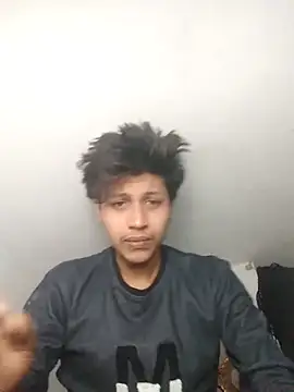 Snapshot of sexy_boy_26 chatting on December 22, 1:41 pm sexy boy 26 online show from December 22, 1:41 pm