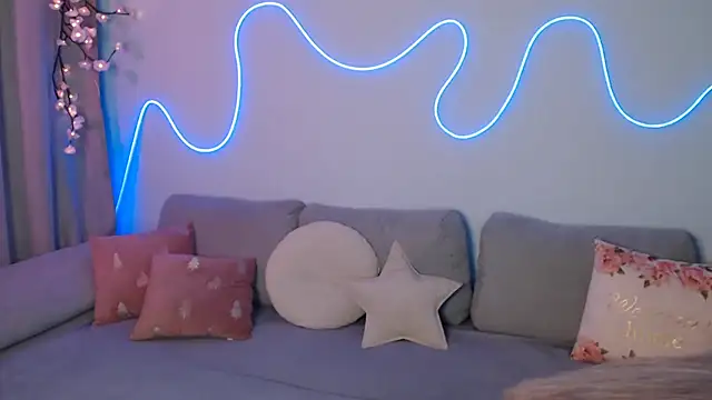 Snapshot of Haley_Vixen chatting on November 11, 9:20 am Haley Vixen online show from November 11, 9:20 am