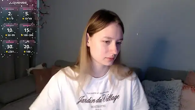 Snapshot of Haley_Vixen chatting on January 14, 9:04 am Haley Vixen online show from January 14, 9:04 am