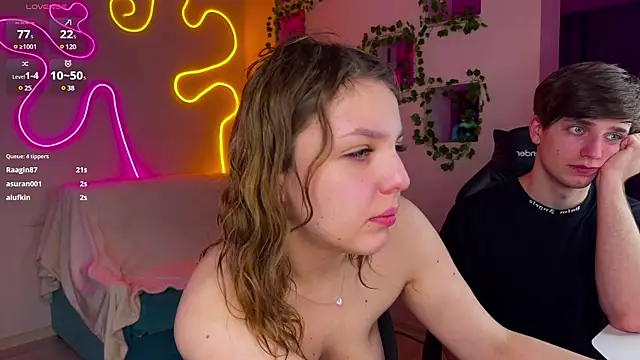 RobertAndLinela online show from February 24, 7:41 pm