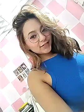 Snapshot of Paulina_mosh chatting on February 15, 5:50 pm Paulina mosh online show from February 15, 5:50 pm