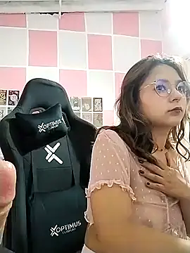 Snapshot of Paulina_mosh chatting on February 20, 2:24 pm Paulina mosh online show from February 20, 2:24 pm