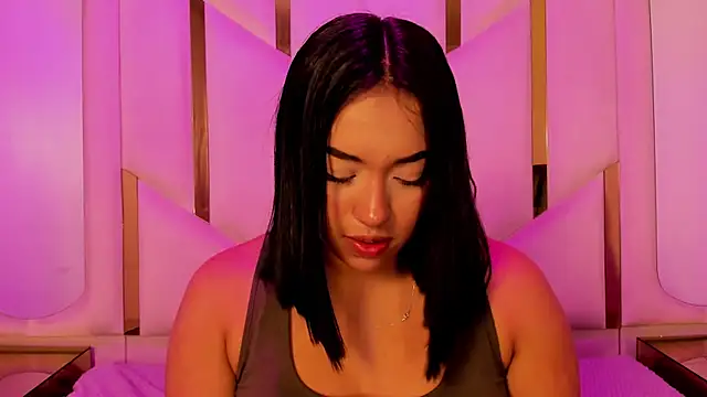 IsabellRodriguez18 online show from May 15, 3:24 am
