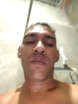 Snapshot of yaxom33 chatting on March 20, 11:31 pm yaxom33 online show from March 20, 11:31 pm