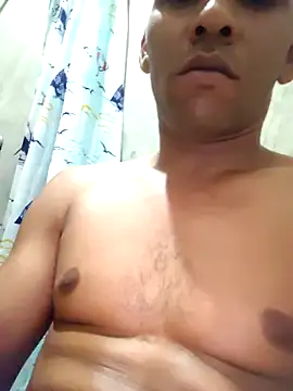 Snapshot of yaxom33 chatting on April 2, 3:48 am yaxom33 online show from April 2, 3:48 am