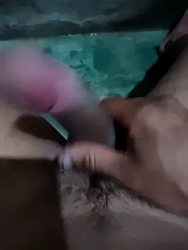 Snapshot of yaxom33 chatting on April 5, 1:36 am yaxom33 online show from April 5, 1:36 am