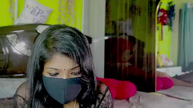 Snapshot of sexyhoney27 chatting on April 20, 7:33 am sexyhoney27 online show from April 20, 7:33 am