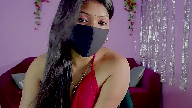 Snapshot of sexyhoney27 chatting on April 22, 7:55 am sexyhoney27 online show from April 22, 7:55 am