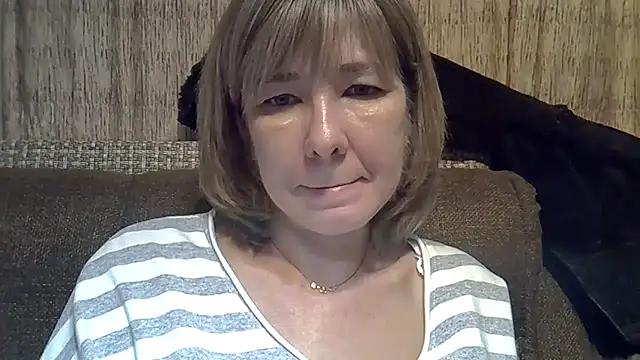 EllaJohnsonX online show from December 29, 7:00 pm