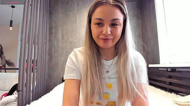 Mia   murrr online show from March 8, 3:21 am