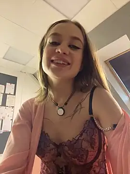 KiraMyers online show from February 28, 8:42 am