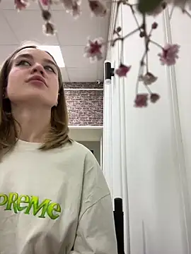 KiraMyers online show from March 10, 4:07 am